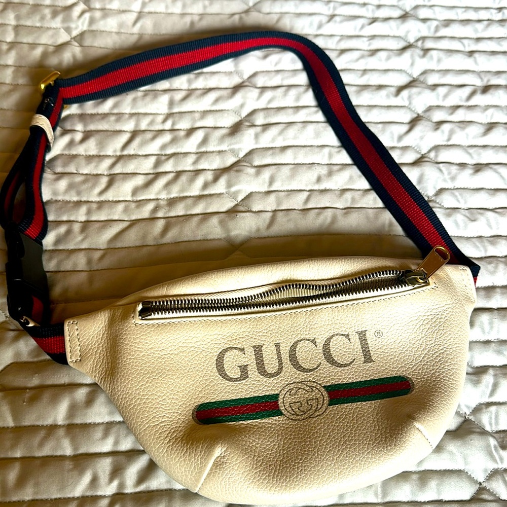 GUCCI logo print small belt shoulder bag body 527792 Cream leather Used